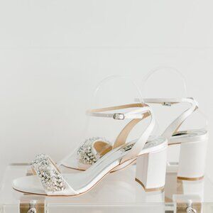 Badgley Mischka Clara Soft White Satin Women's 9 Wide 9W Block Heel Wedding